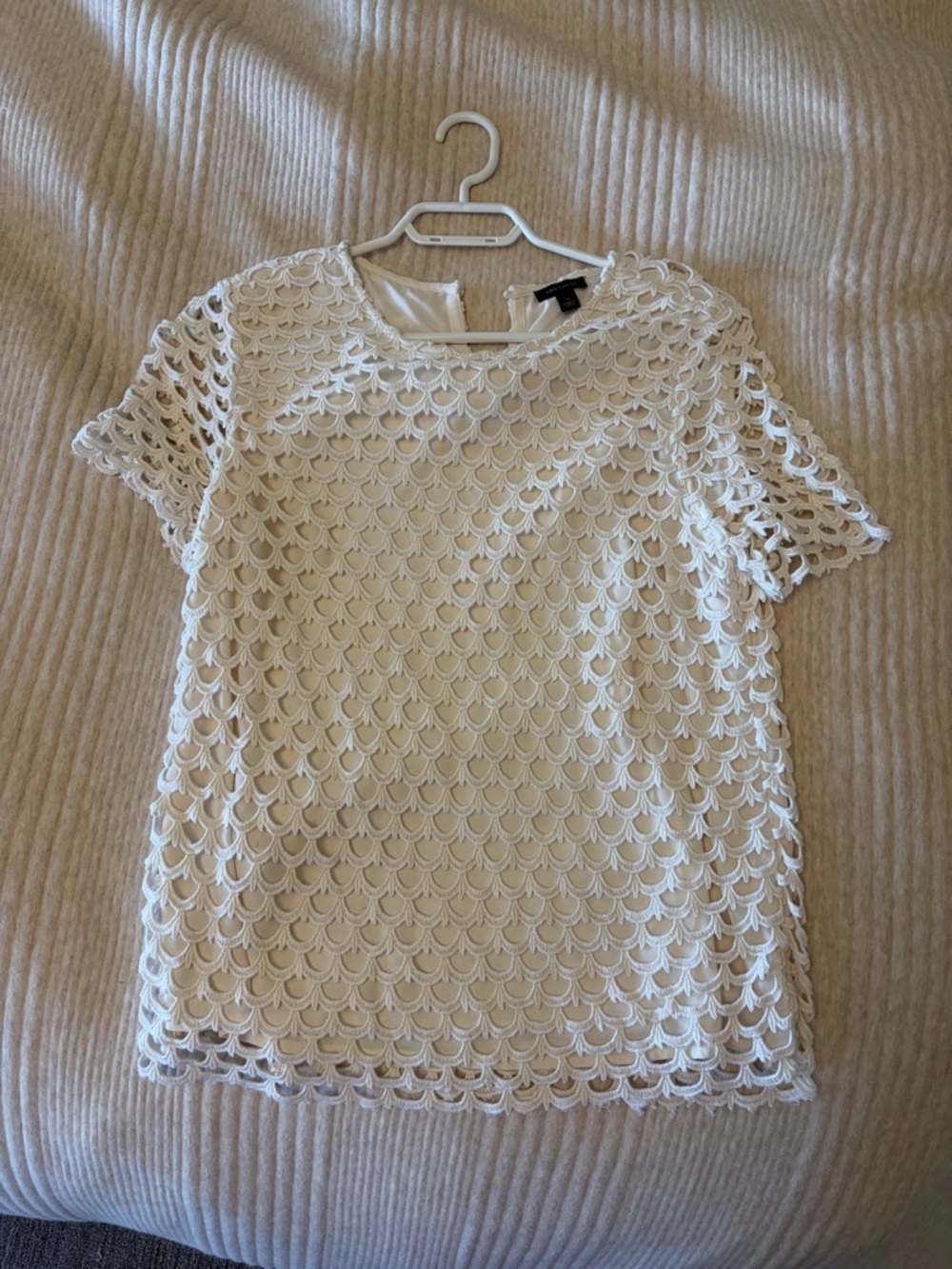 Ann Taylor White Scallop Lace Short-Sleeve Top